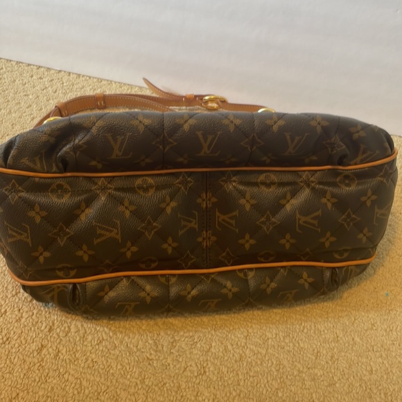 [SOLD] Louis Vuitton Etoile City GM Shoulder Bag Monogram Purse Turn … - Picture 9 of 17